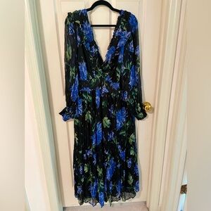 COPY - NWT! Anthropologie The Odetta Ruffled V-Neck Blue Flower + Black Dress S…